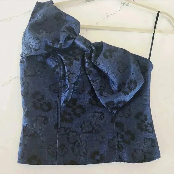 Jack Wills one shoulder bow crop top - Picture 5 of 16